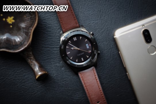 華為發(fā)布HUAWEI WATCH 2保時(shí)捷 智能手表市場迎新貌