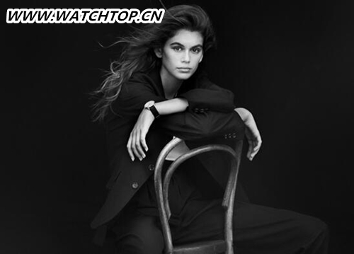 凱雅·格伯 (Kaia Gerber) 的選擇——歐米茄全新碟飛名典系列女士腕表 超模 辛迪·克勞馥 歐米茄 凱雅·格伯 行業資訊  第1張